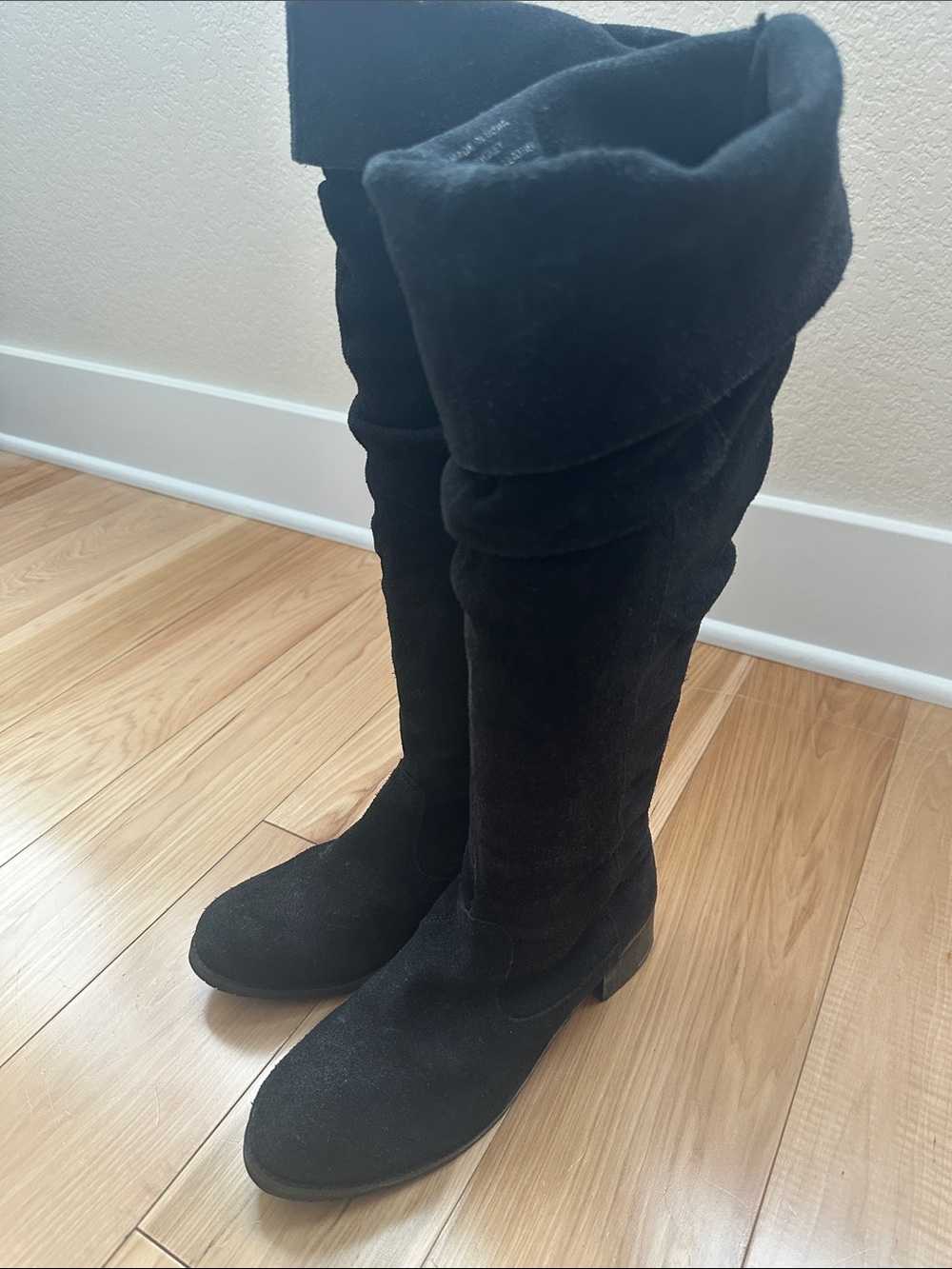 Black Over-the-Knee Suede Boots - Women's Stylish Flat Riding Boot Matisse sz 8